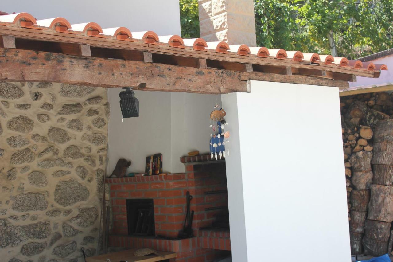 فيلا Quinta Da Tormenta -14 Pessoas- Cabeceiras De Basto 2 Casas E Piscina Privada المظهر الخارجي الصورة