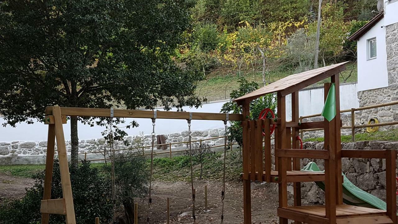 فيلا Quinta Da Tormenta -14 Pessoas- Cabeceiras De Basto 2 Casas E Piscina Privada المظهر الخارجي الصورة